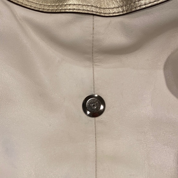 Coach Soho Hobo Leather White, Gold Metallic w/purple interior. 3 int sectns - Picture 10 of 14